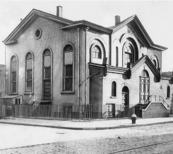 Figure 5.4. A photograph of Baith Israel, Brooklyn’s first synagogue, depicts a two-story corner building devoid of religious iconography.