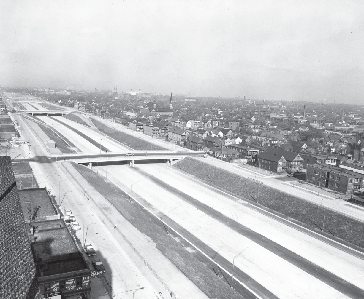 Figure 4.3: A panoramic view of the same location showing a wide interstate highway that was constructed in the 1950s, replacing Hastings Street and the surrounding blocks.