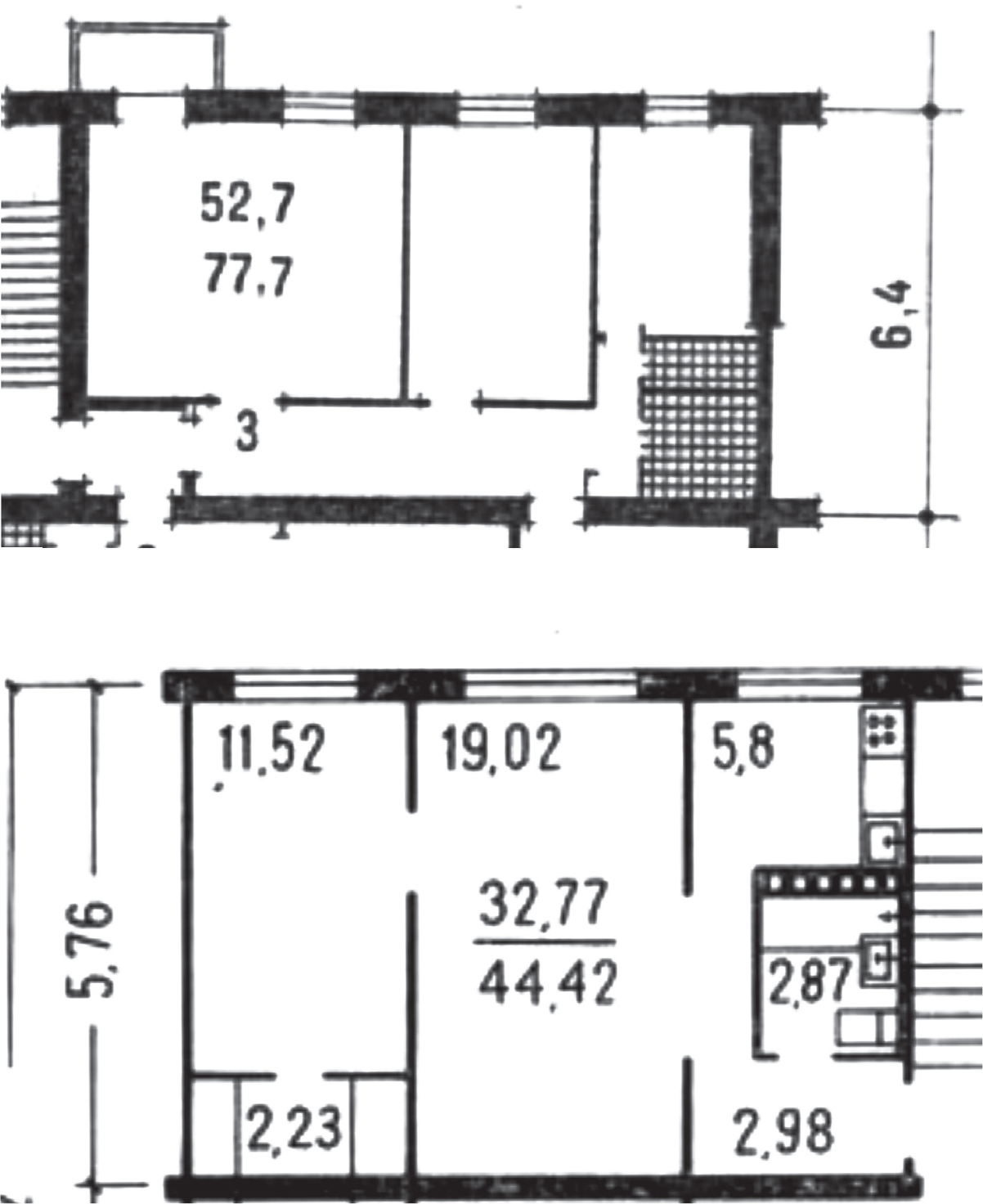 Khrushchevka apartment with a walk-through room and a stalinka apartment with a hallway.